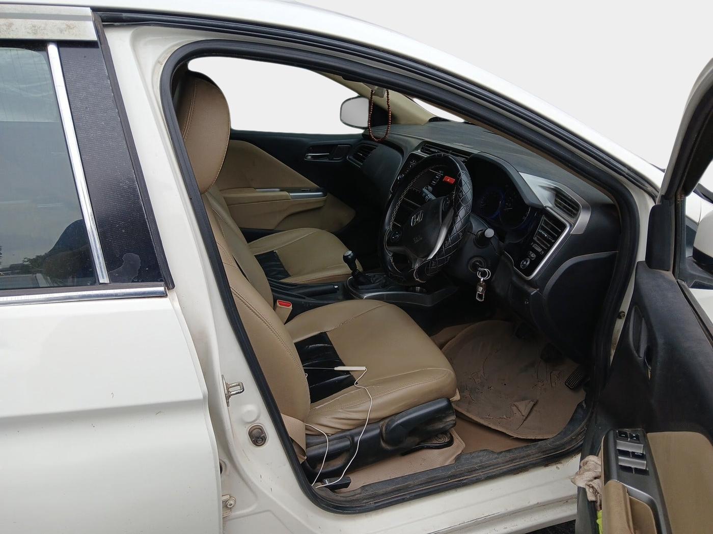 2014 Honda City 1.5L I-DTEC V, Diesel, Manual, 1,27,903 km, interior