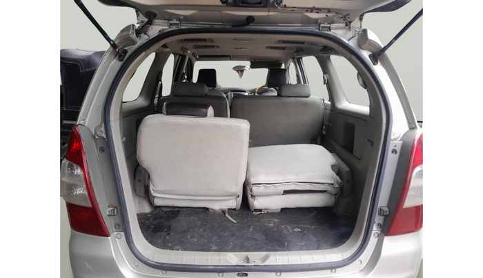 2013 Toyota Innova 2.5 VX 7 STR, Diesel, Manual, 2,07,670 km, exterior