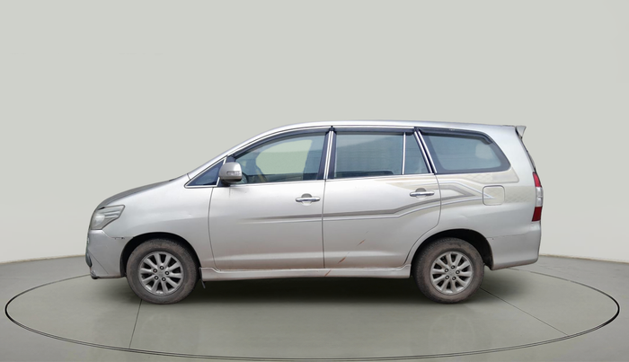 2013 Toyota Innova 2.5 VX 7 STR, Diesel, Manual, 2,07,670 km, exterior