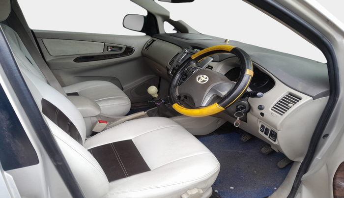 2013 Toyota Innova 2.5 VX 7 STR, Diesel, Manual, 2,07,670 km, interior