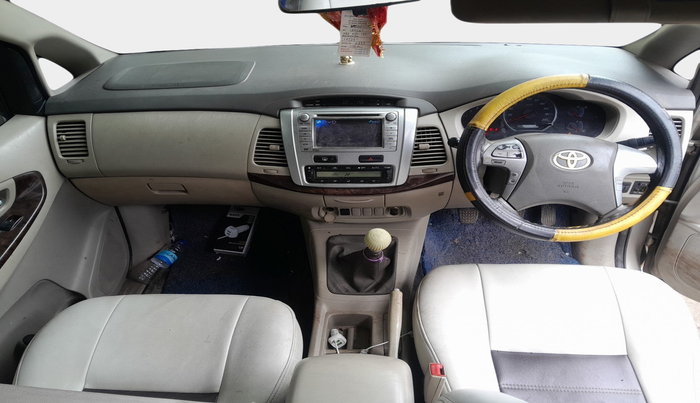 2013 Toyota Innova 2.5 VX 7 STR, Diesel, Manual, 2,07,670 km, interior