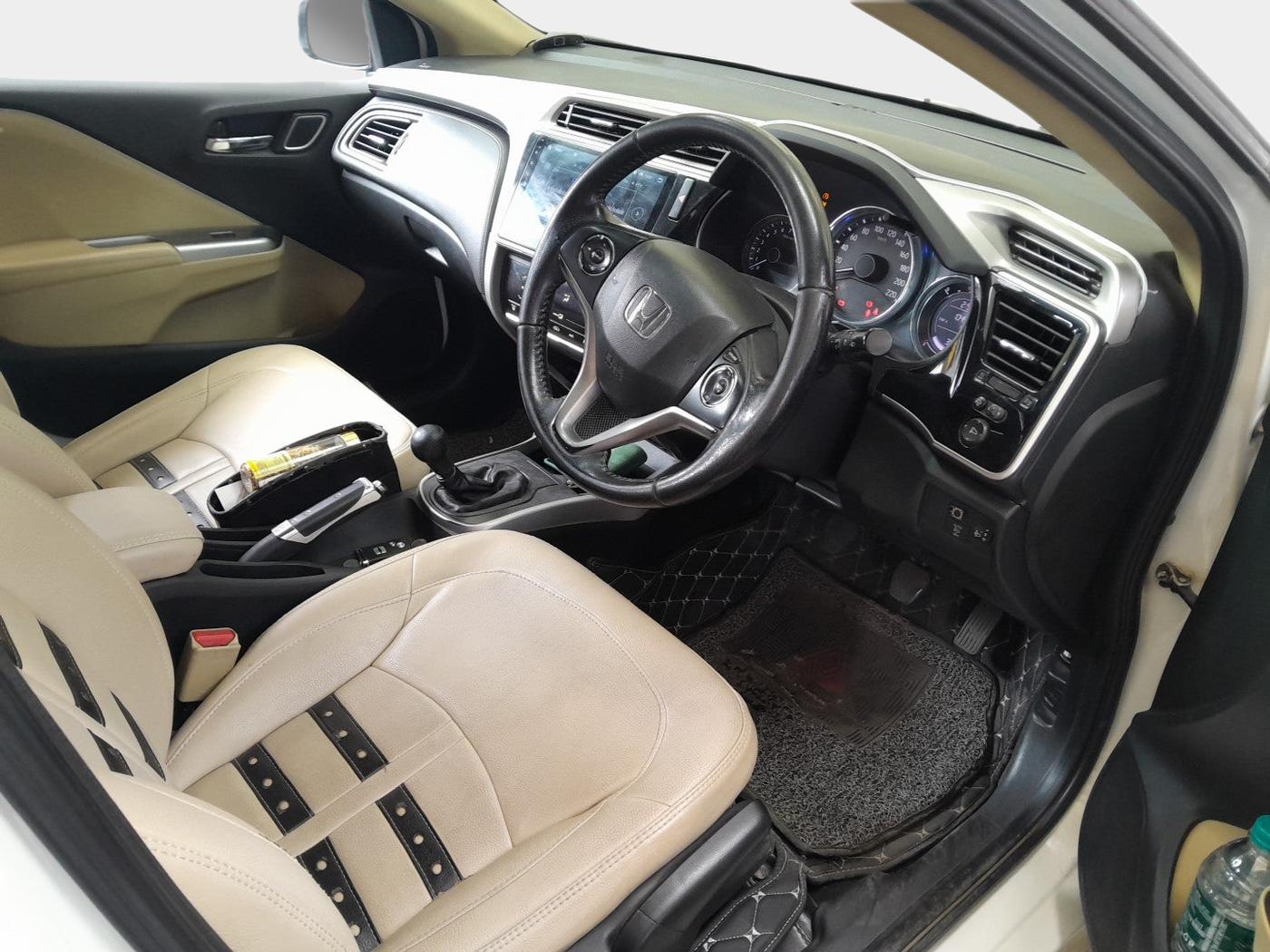 2017 Honda City 1.5L I-VTEC VX, Petrol, Manual, 1,04,571 km, interior