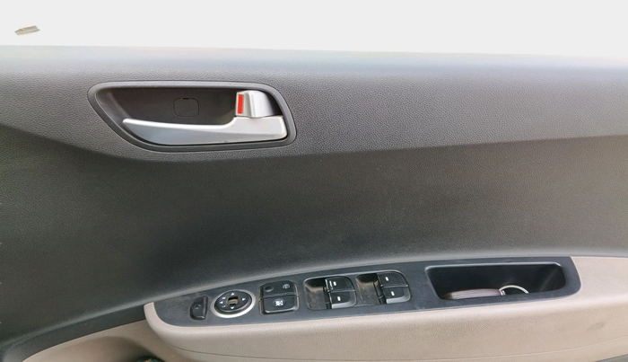 2013 Hyundai Grand i10 SPORTZ 1.1 CRDI, Diesel, Manual, 1,87,000 km, interior