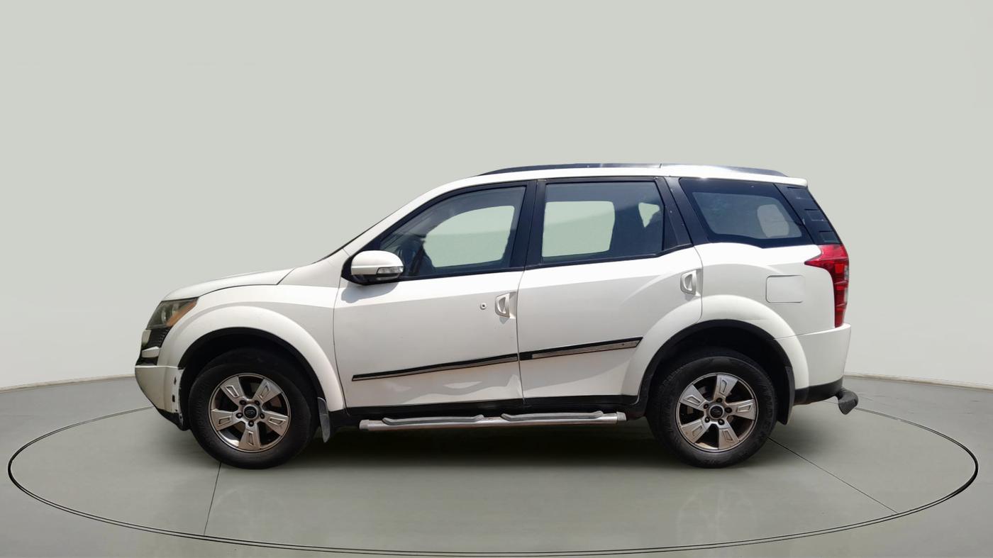 2015 Mahindra XUV500 W8, Diesel, Manual, 1,29,695 km, exterior