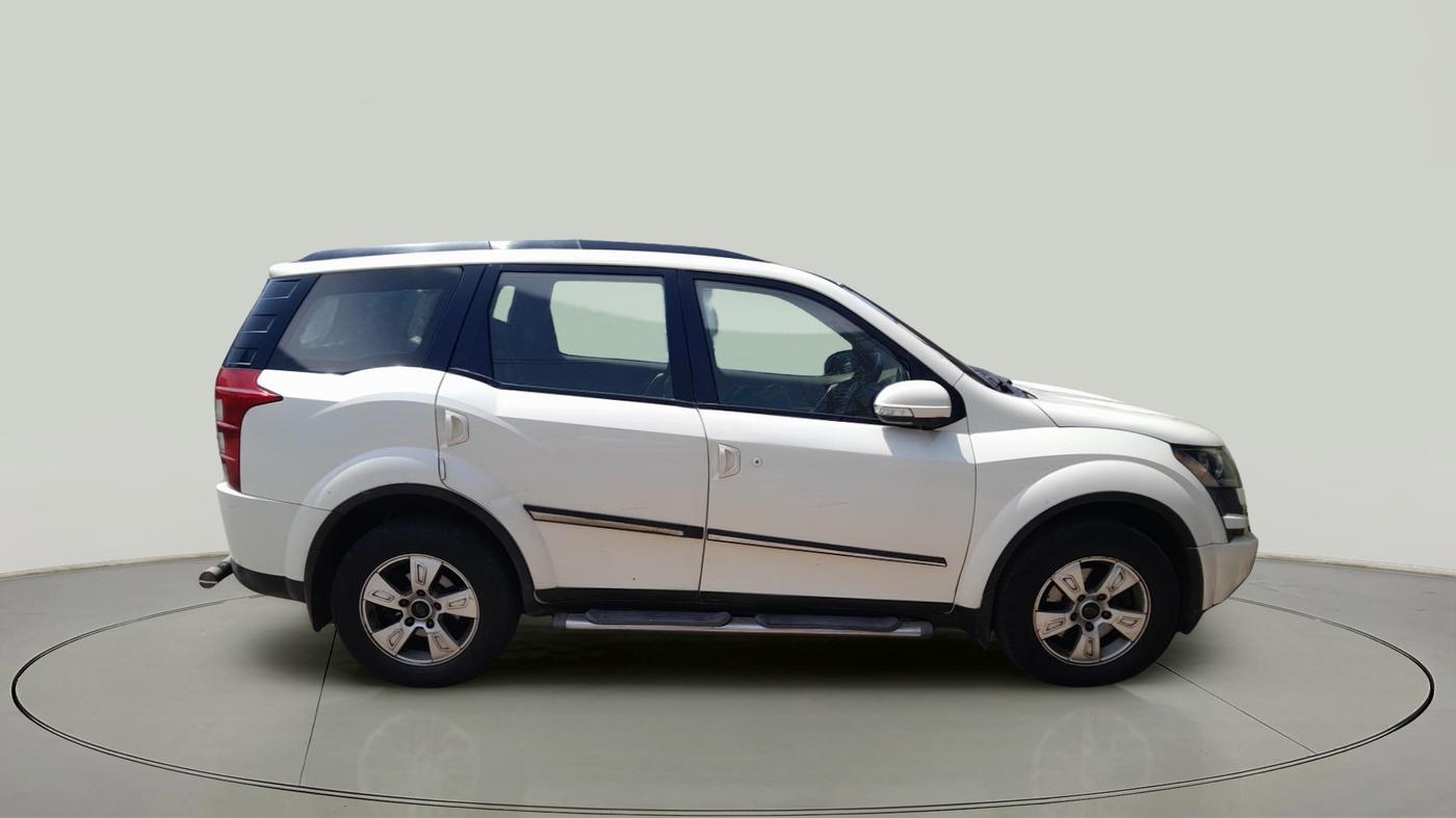 2015 Mahindra XUV500 W8, Diesel, Manual, 1,29,695 km, exterior