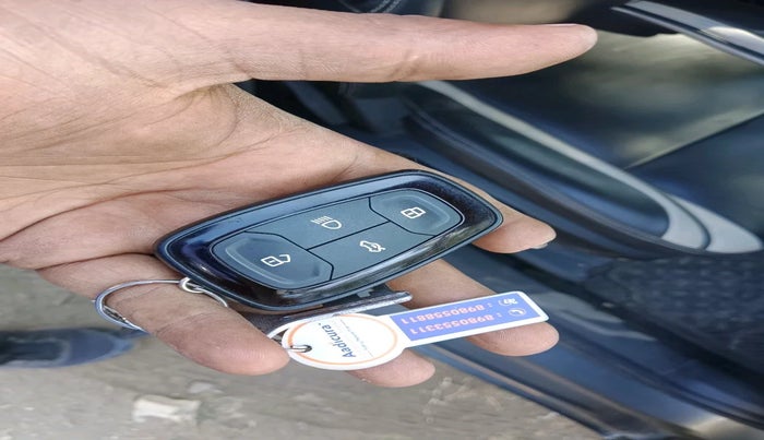 2024 Tata ALTROZ XZ PLUS SUNROOF CNG, Petrol, Manual, 34,528 km, interior