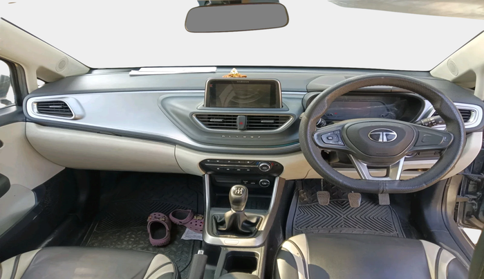 2024 Tata ALTROZ XZ PLUS SUNROOF CNG, Petrol, Manual, 34,528 km, interior