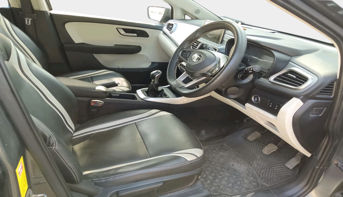 2024 Tata ALTROZ XZ PLUS SUNROOF CNG, Petrol, Manual, 34,528 km, interior