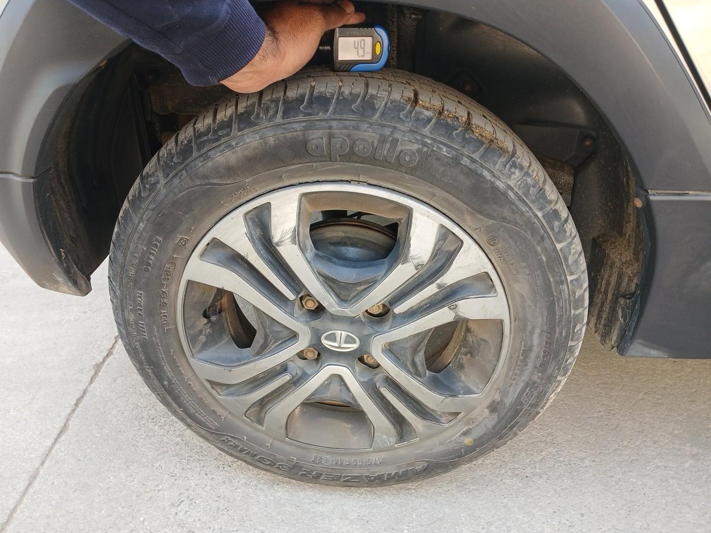 2018 Tata TIAGO NRG PETROL, Petrol, Manual, 45,316 km, tyre