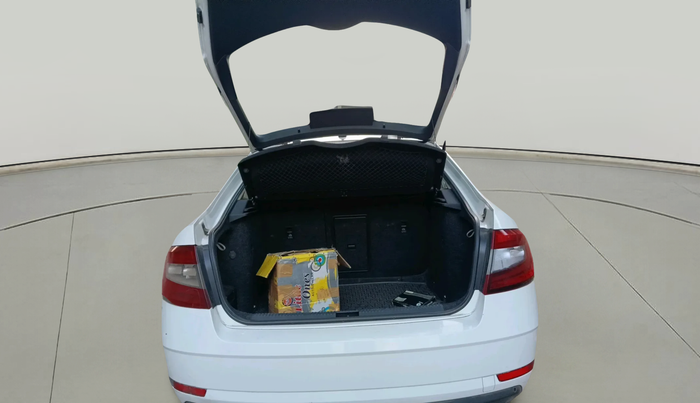 2017 Skoda Octavia 2.0 TDI L&K AT, Diesel, Automatic, 1,26,729 km, exterior