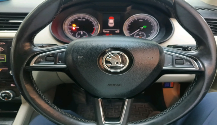 2017 Skoda Octavia 2.0 TDI L&K AT, Diesel, Automatic, 1,26,729 km, interior