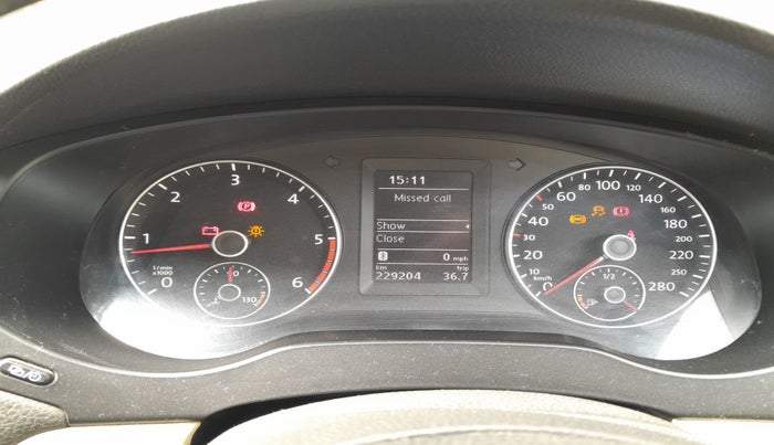 2013 Volkswagen Jetta HIGHLINE TDI, Diesel, Manual, 2,29,204 km, interior