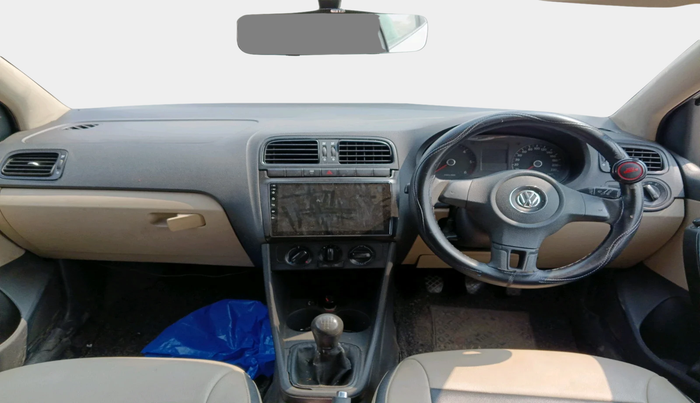 2013 Volkswagen Polo COMFORTLINE 1.2L, Diesel, Manual, 1,40,436 km, interior