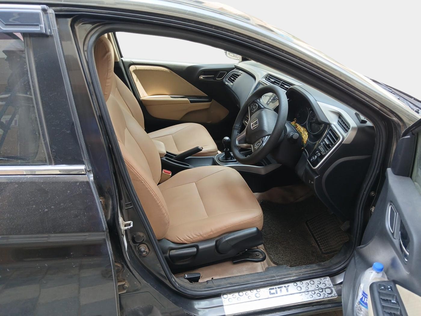 2017 Honda City 1.5L I-DTEC V, Diesel, Manual, 99,385 km, interior