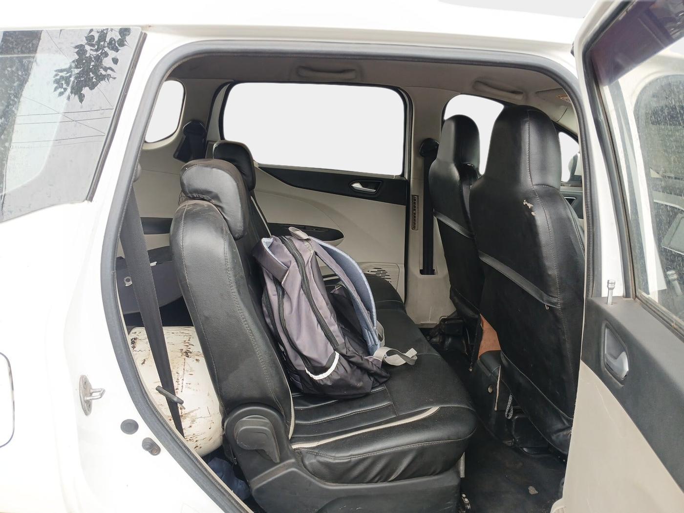 2021 Renault TRIBER RXZ AMT, Petrol, Automatic, 1,25,249 km, interior
