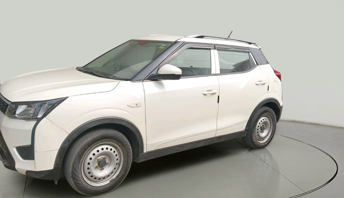 2020 Mahindra XUV300 W4 1.5 DIESEL, Diesel, Manual, 1,43,486 km, exterior