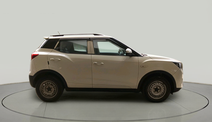 2020 Mahindra XUV300 W4 1.5 DIESEL, Diesel, Manual, 1,43,486 km, exterior