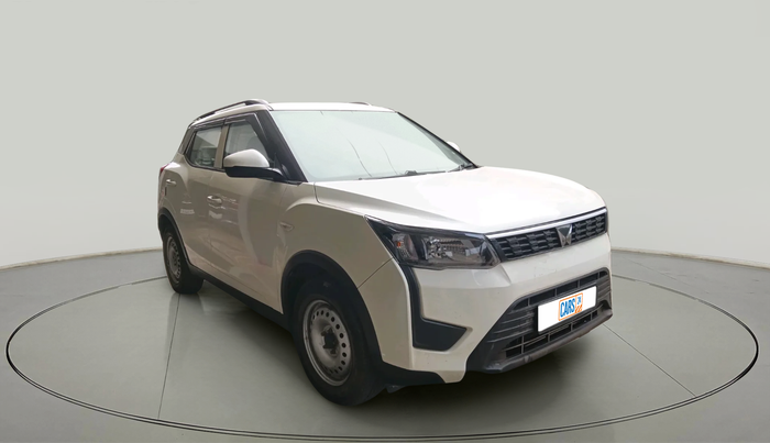 2020 Mahindra XUV300 W4 1.5 DIESEL, Diesel, Manual, 1,43,486 km, exterior