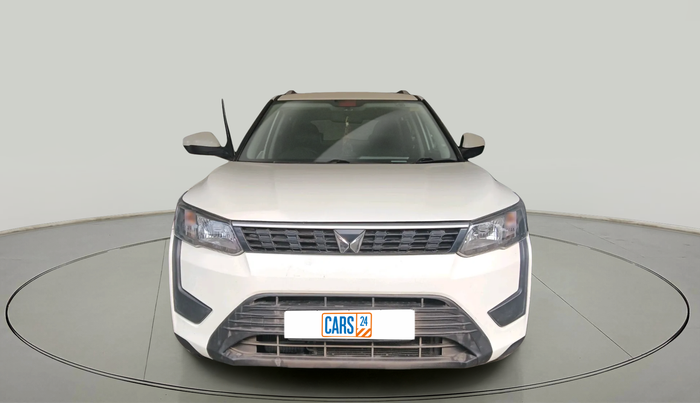 2020 Mahindra XUV300 W4 1.5 DIESEL, Diesel, Manual, 1,43,486 km, exterior