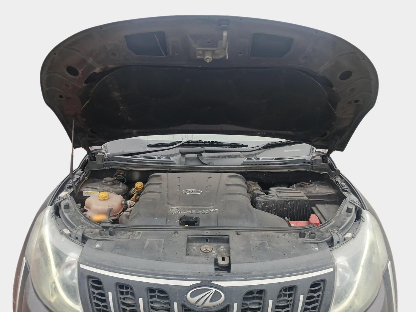 2016 Mahindra XUV500 W6 1.99, Diesel, Manual, 1,25,576 km, exterior