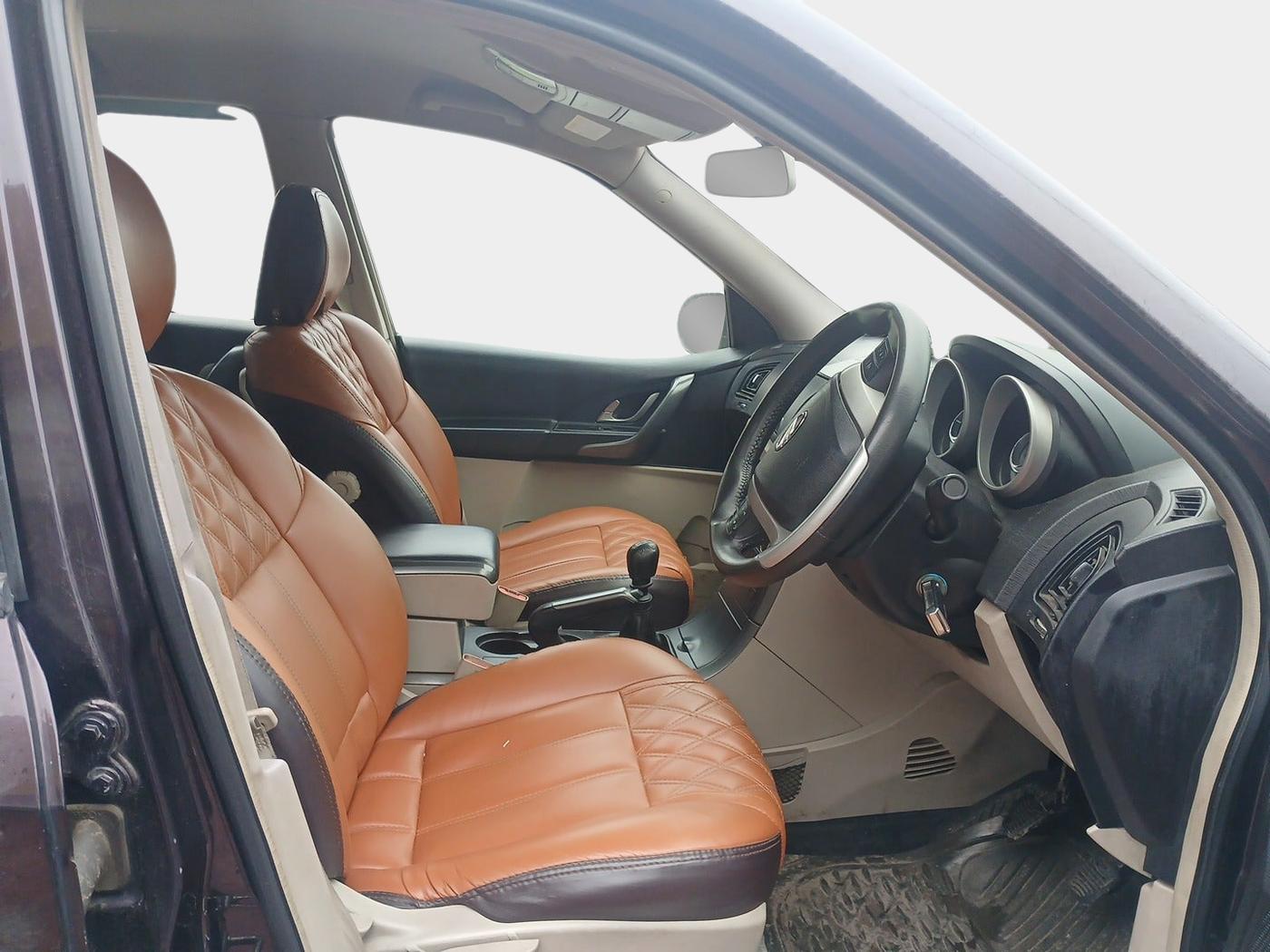 2016 Mahindra XUV500 W6 1.99, Diesel, Manual, 1,25,576 km, interior