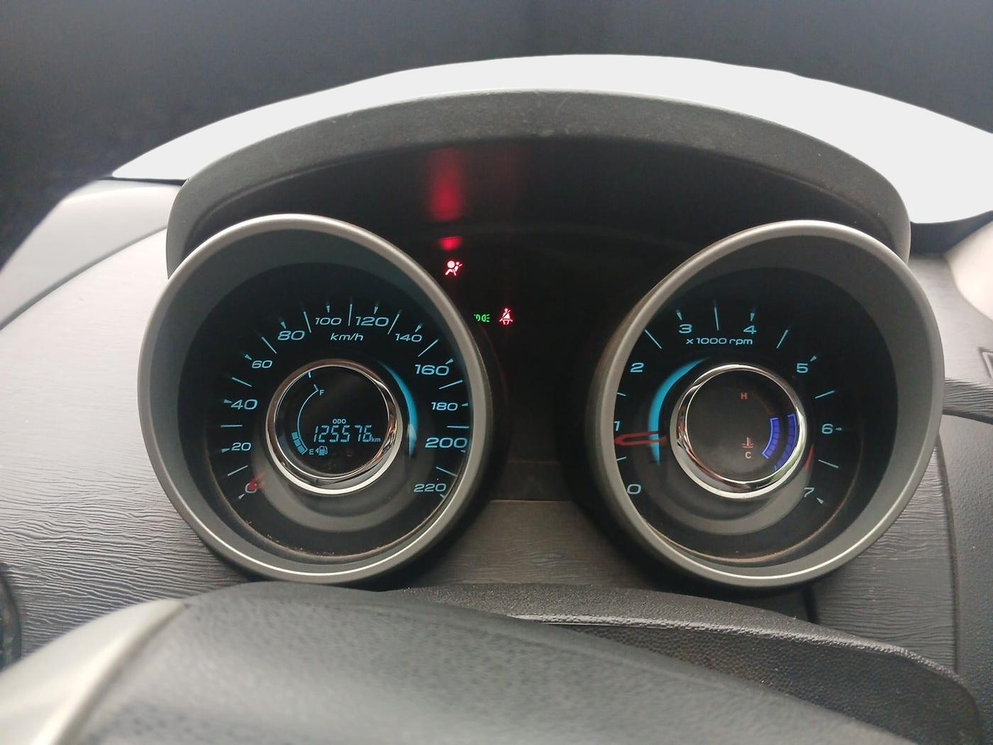 2016 Mahindra XUV500 W6 1.99, Diesel, Manual, 1,25,576 km, interior