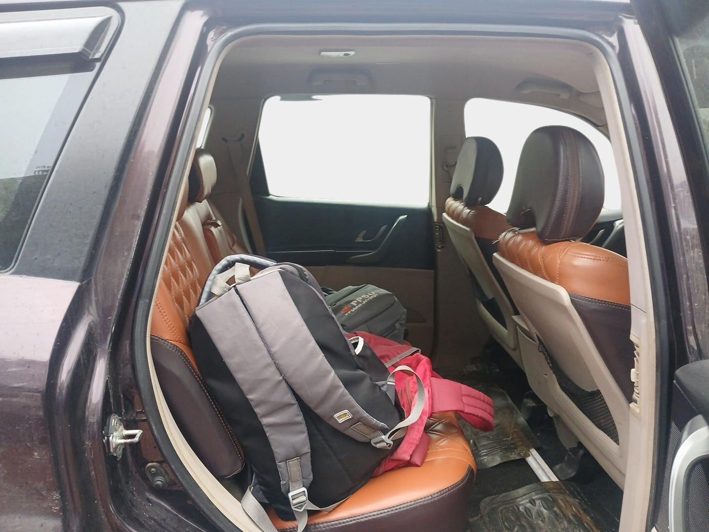 2016 Mahindra XUV500 W6 1.99, Diesel, Manual, 1,25,576 km, interior