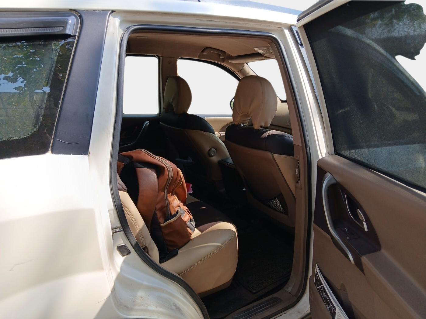 2012 Mahindra XUV500 W8, Diesel, Manual, 72,332 km, interior