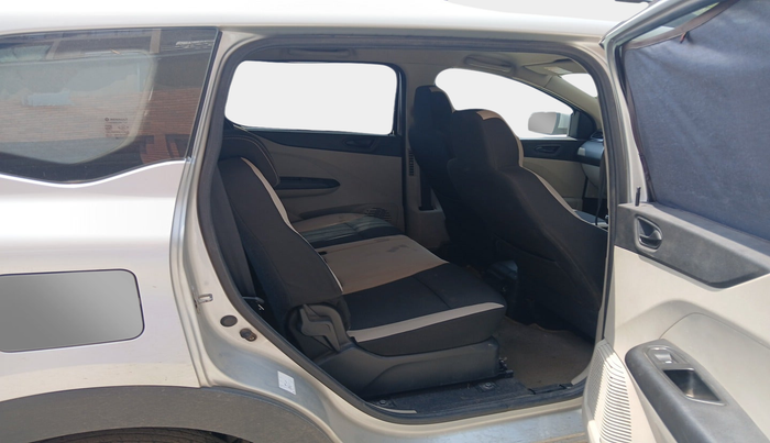 2019 Renault TRIBER RXT, Petrol, Manual, 46,300 km, interior