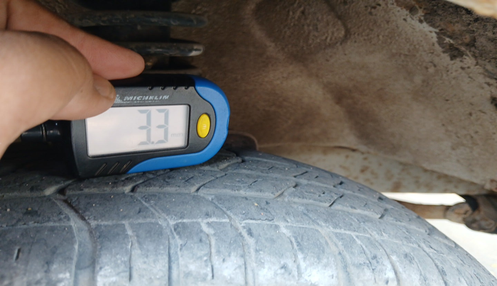 2017 Maruti Eeco 7 STR, Petrol, Manual, 80,157 km, tyre