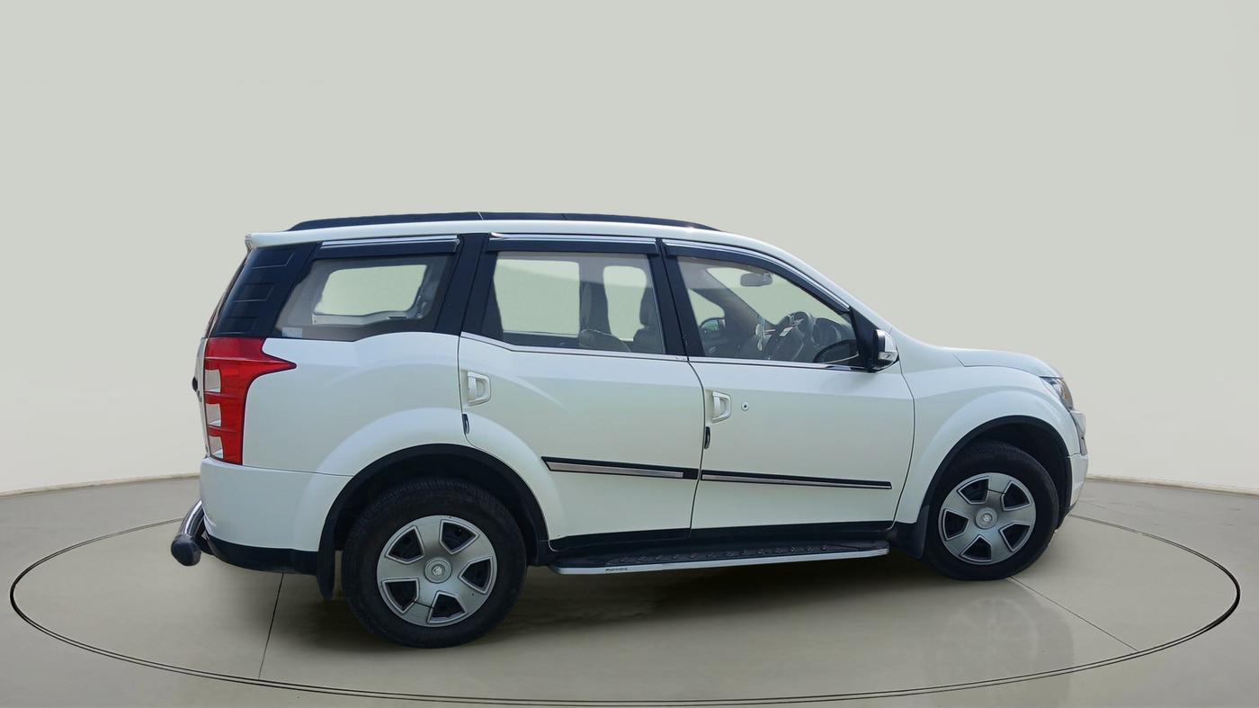 2016 Mahindra XUV500 W6, Diesel, Manual, 44,58,458 km, exterior