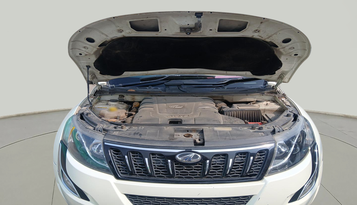 2016 Mahindra XUV500 W6, Diesel, Manual, 89,251 km, exterior