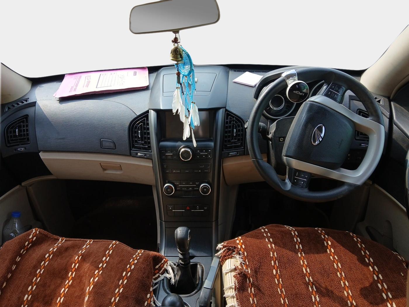 2016 Mahindra XUV500 W6, Diesel, Manual, 44,58,458 km, interior