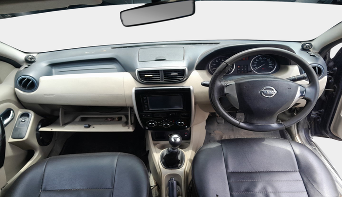 2015 Nissan Terrano XV D THP PREMIUM 110 PS, Diesel, Manual, 1,31,688 km, interior