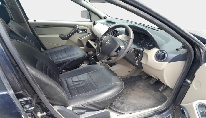 2015 Nissan Terrano XV D THP PREMIUM 110 PS, Diesel, Manual, 1,31,688 km, interior