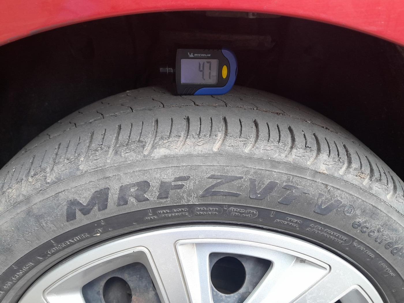 2021 Tata ALTROZ XM PLUS PETROL, Petrol, Manual, 41,537 km, tyre