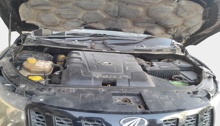 2012 Mahindra XUV500 W8, Diesel, Manual, 1,42,449 km, exterior