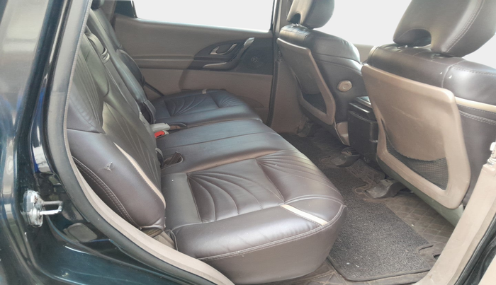 2012 Mahindra XUV500 W8, Diesel, Manual, 1,42,449 km, interior
