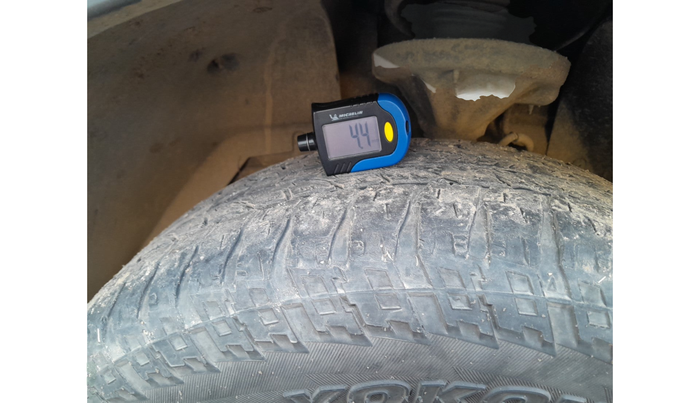 2012 Mahindra XUV500 W8, Diesel, Manual, 1,42,449 km, tyre