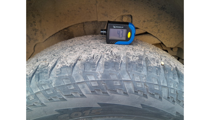 2012 Mahindra XUV500 W8, Diesel, Manual, 1,42,449 km, tyre