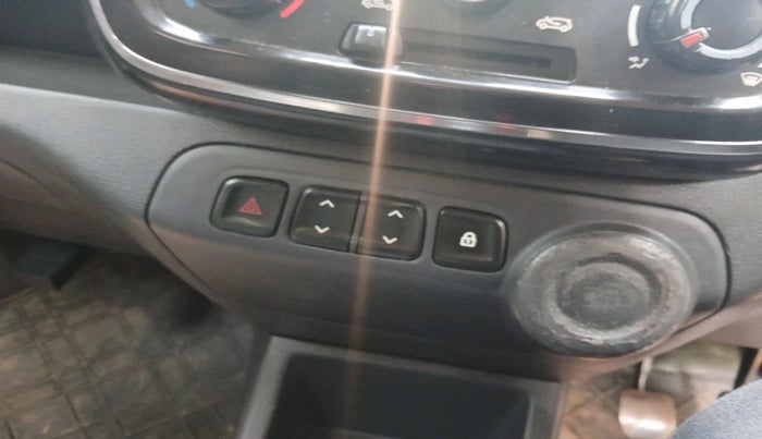 2015 Renault Kwid RXT 0.8, Petrol, Manual, 1,14,502 km, interior