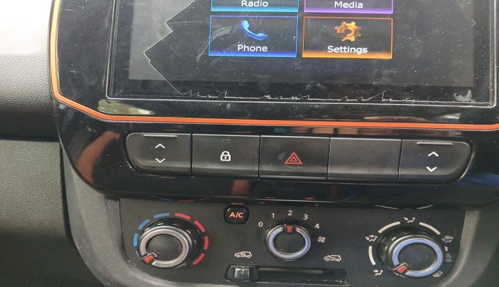 2020 Renault Kwid CLIMBER 1.0 (O), Petrol, Manual, 55,827 km, interior