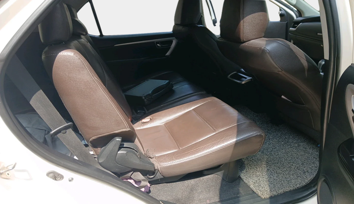 2017 Toyota Fortuner 2.8 4X2 AT, Diesel, Automatic, 1,36,716 km, interior