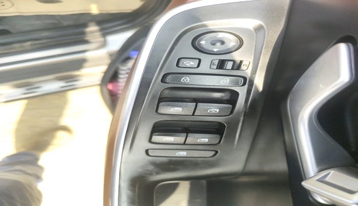 2023 Hyundai ALCAZAR PLATINUM 1.5 TURBO PETROL MT 7STR, Petrol, Manual, 11,401 km, interior