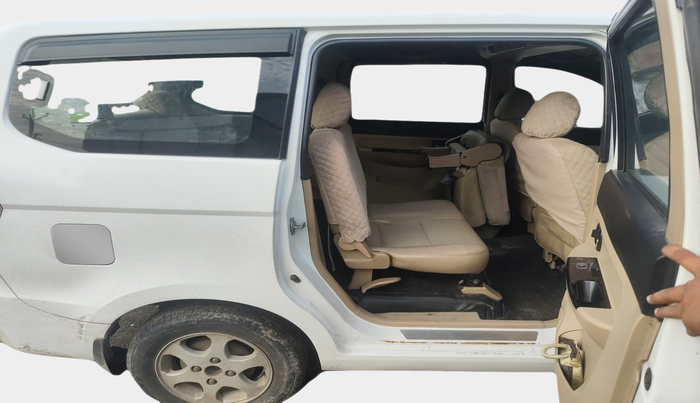 2016 Chevrolet Enjoy 1.3 LTZ 8 STR, Diesel, Manual, 1,44,241 km, interior