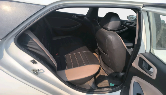 2014 Hyundai Elite i20 ASTA 1.2, CNG, Manual, 1,63,865 km, interior