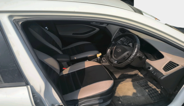2014 Hyundai Elite i20 ASTA 1.2, CNG, Manual, 1,63,865 km, interior