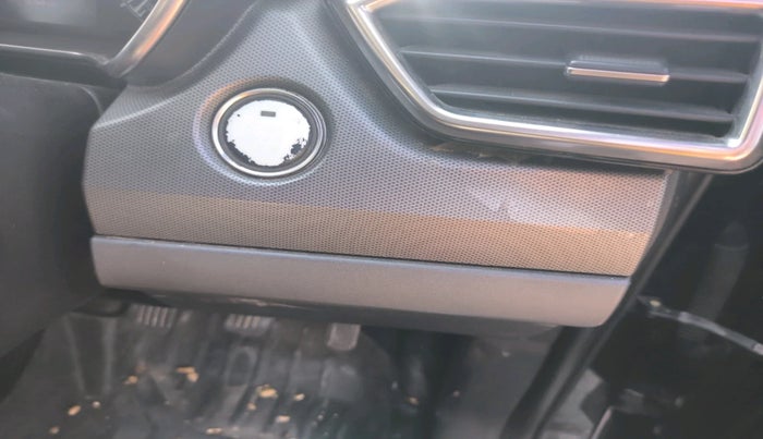 2020 Tata Harrier XZ 2.0L DARK EDITION, Diesel, Manual, 1,61,049 km, interior