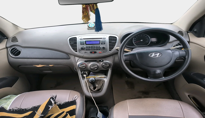 2011 Hyundai i10 ERA 1.1, Petrol, Manual, 2,44,462 km, interior