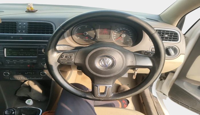 2013 Volkswagen Vento HIGHLINE DIESEL 1.6, Diesel, Manual, 1,64,935 km, interior